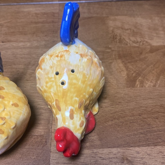 Jacques Pepin Collection Sur La Table Chicken Rooster Salt & Pepper Shakers - Picture 5 of 8